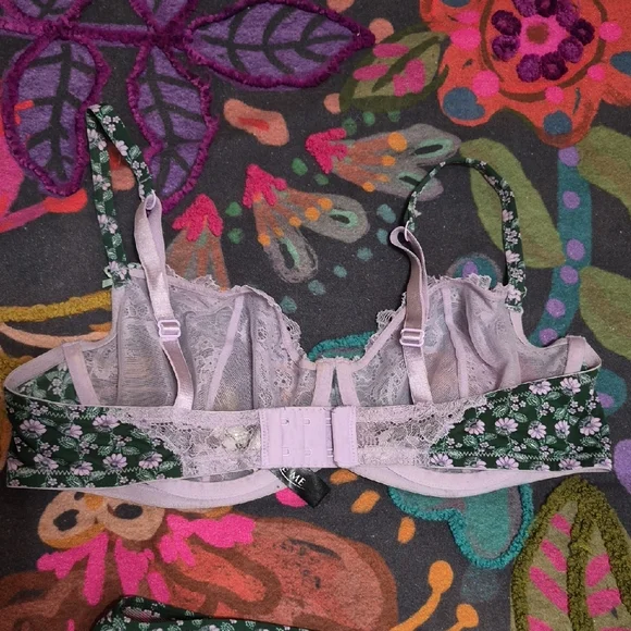 Adore Me Green Floral And Lavender Lace Bra N Panty Set - Picture 3 of 8